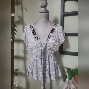 Floral embroidery top